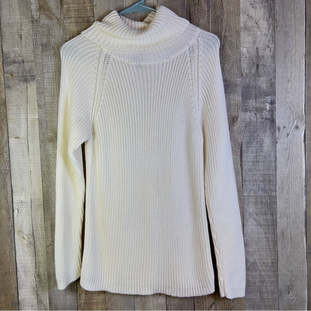 Mac & Jac Sz. Large Cream Color Heavy Knit Ribbed Long Sleeve Turtleneck Sweater